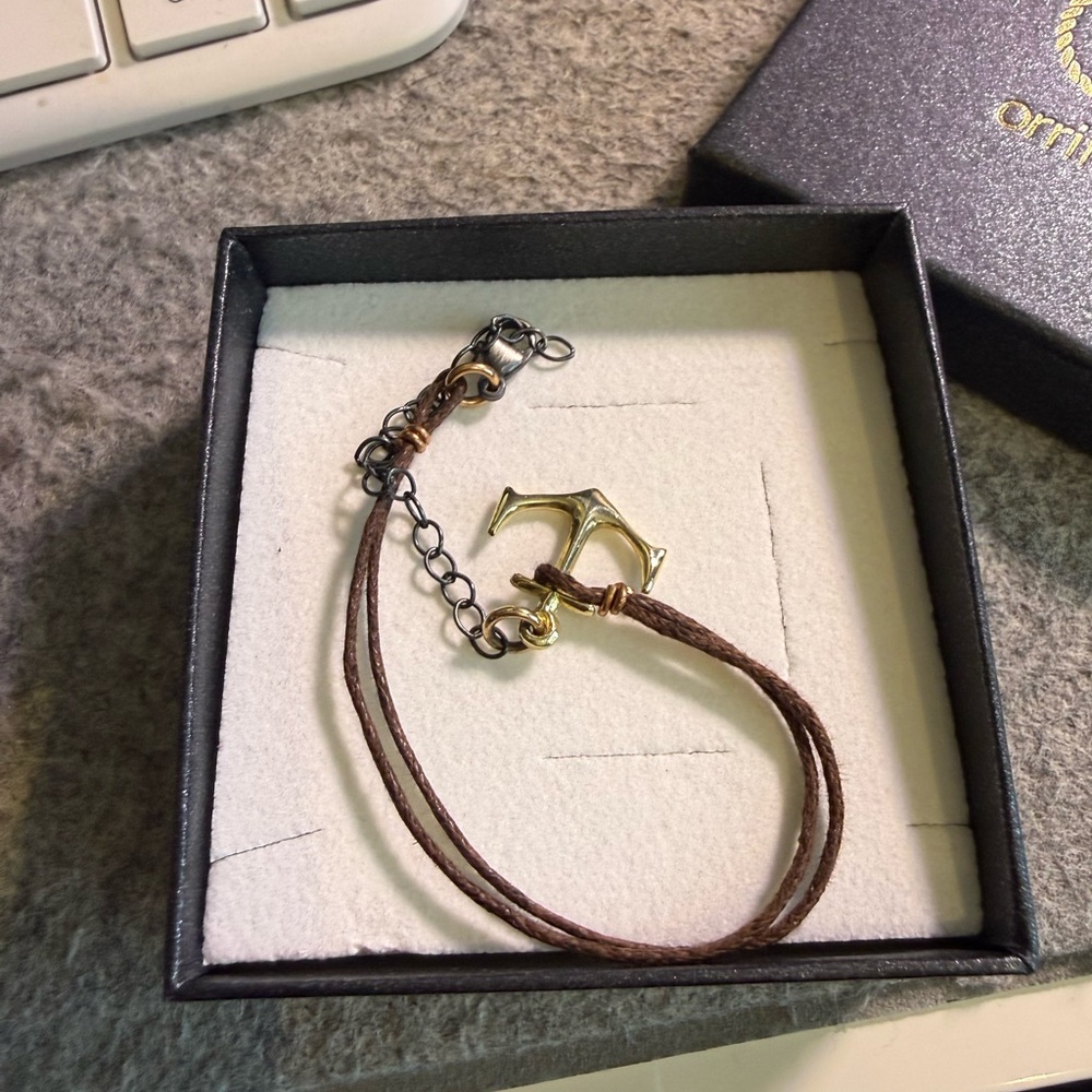 EUC Icelandic 14k Gold Anchor Bracelet - Picture 4 of 6